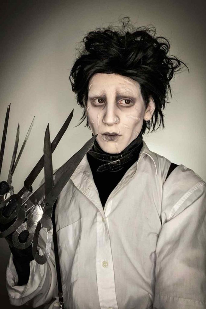 Trucco di Halloween di Edward mani di forbice 1 Il trucco di Halloween di Edward Mano di forbice