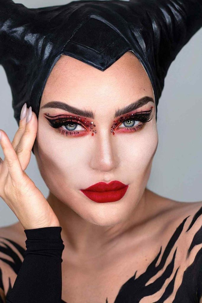 Trucco di Halloween da Malefica 1 Trucco di Halloween malefico
