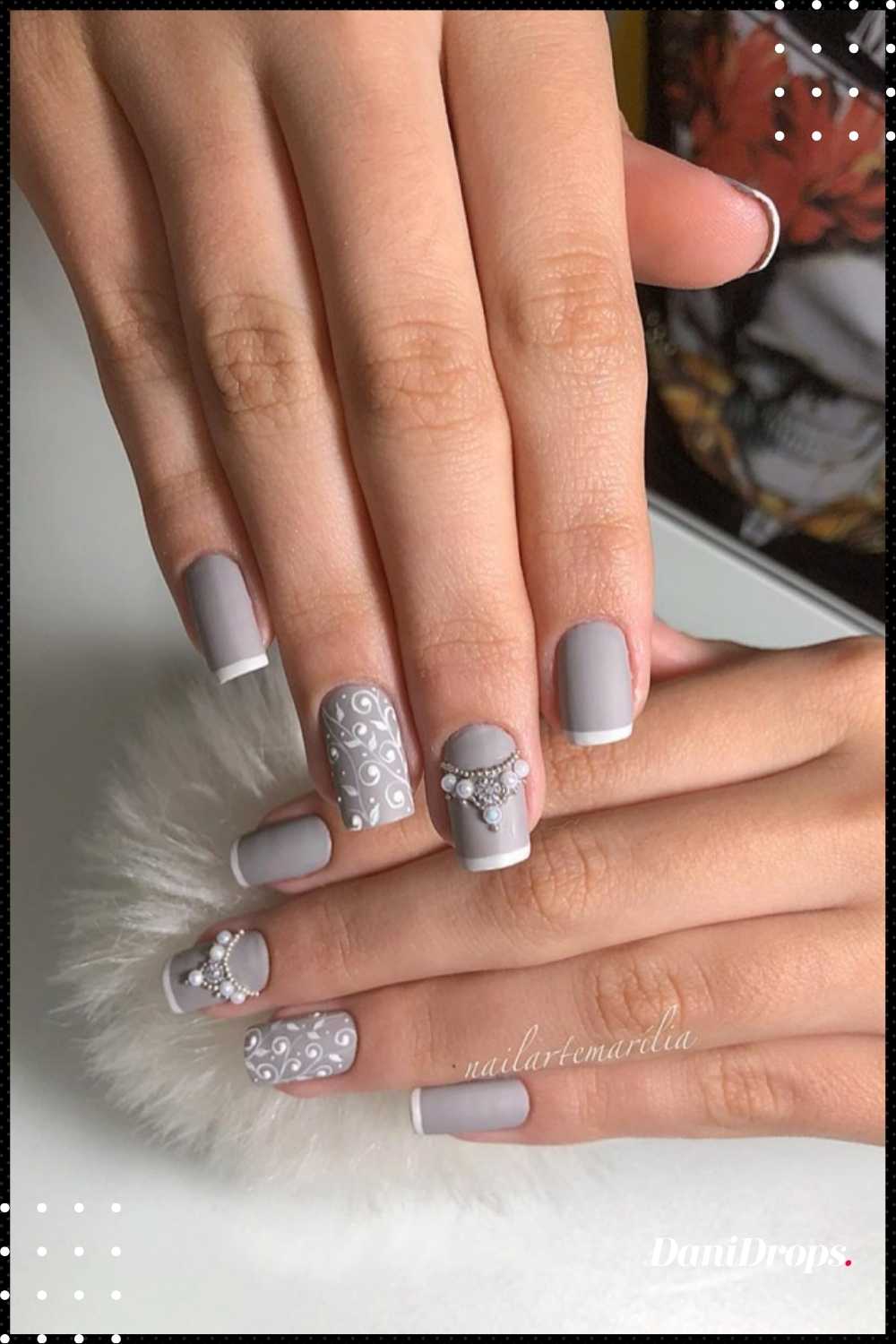 Grey Decorated Nails 2022 – Mira 41 modelos de este color de esmalte de uñas  que las celebrities están usando este verano