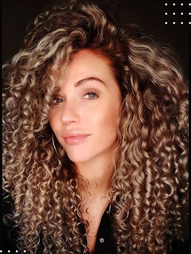 What is a Deva Cut? See how to wear this trendy cut