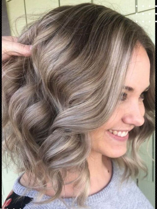 Ashy Blonde – Découvrez 10 inspirations pour changer de couleur de cheveux
