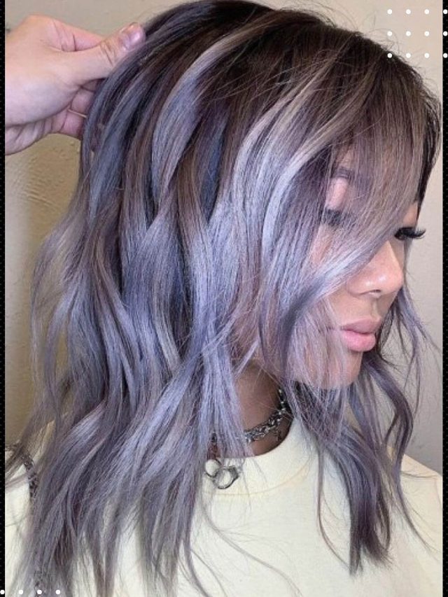 Il colore dei capelli viola sta tornando: guarda queste 10 tendenze