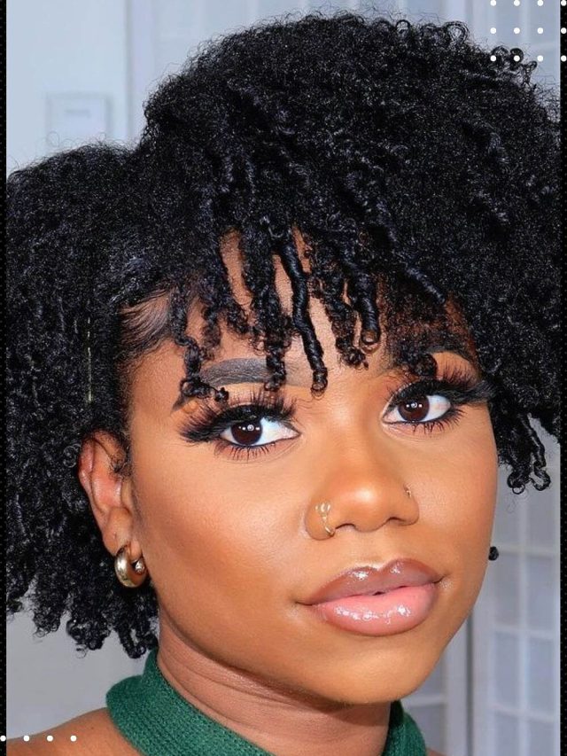 10 Coupes de cheveux courtes pour cheveux bouclés avec des reflets blonds