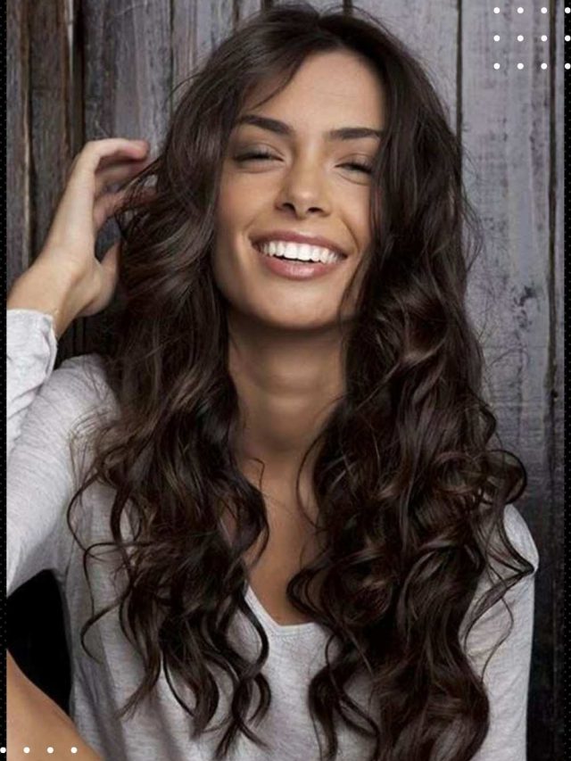 Ecco come cambiare look con lunghi capelli castani