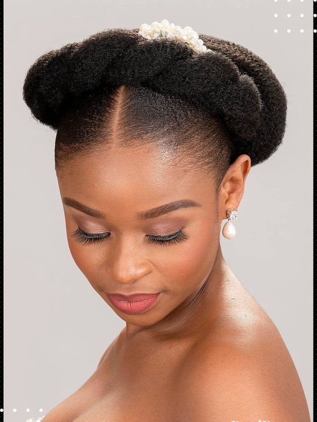 Acconciatura updo per capelli ricci – Sembra un re