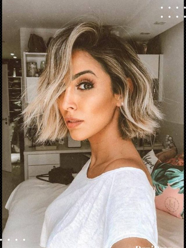 Chanel Blonde with Black Mechas: A modern style that conquered the movie screens