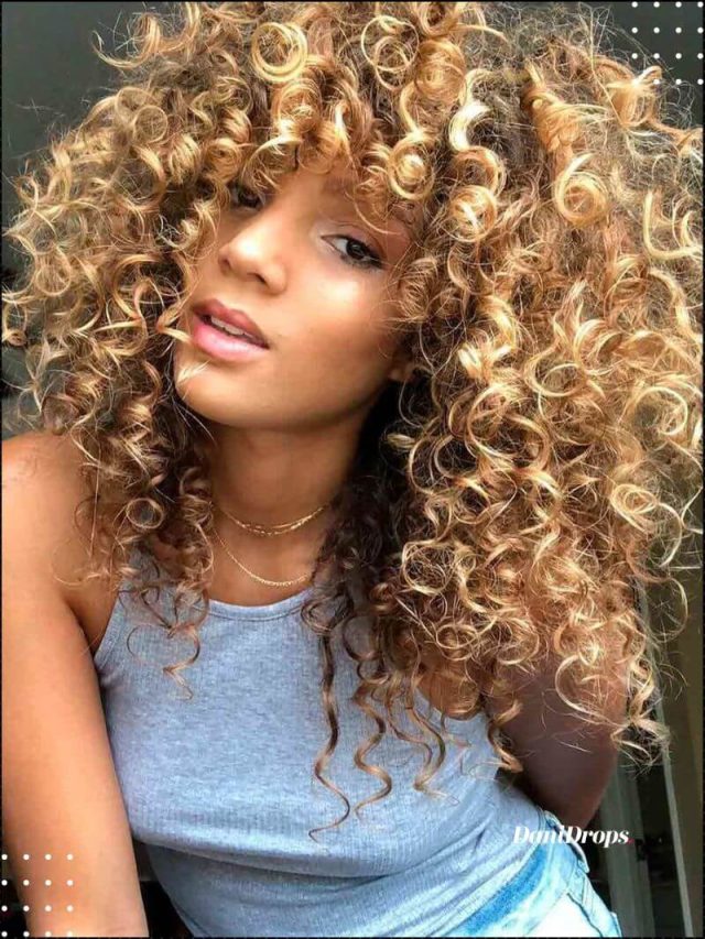 Cheveux blonds bouclés – Voir les 10 modèles les plus recherchés