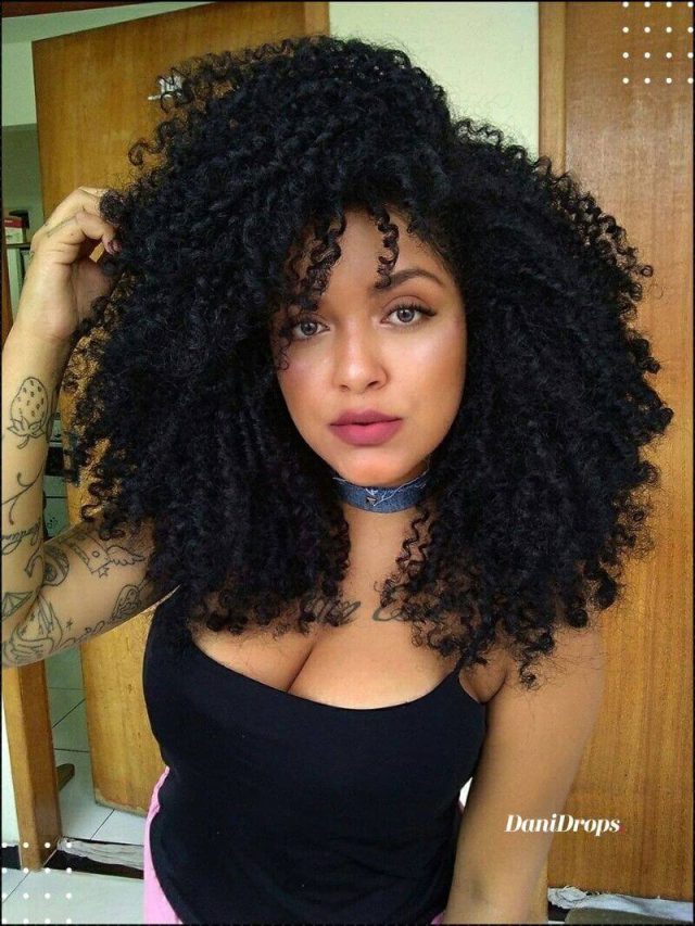 Cabello Negro Rizado 2023 – Cambia tu look y transfórmate