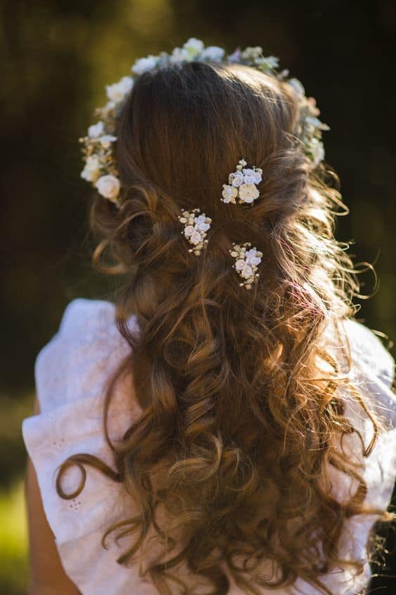 27 Adorable Flower Girl Hairstyles