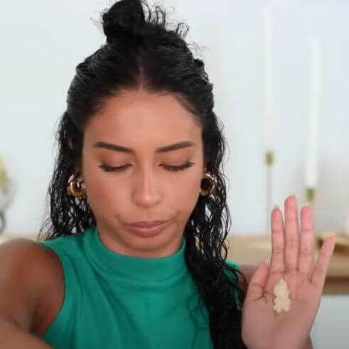 Come idratare i capelli ricci lunghi