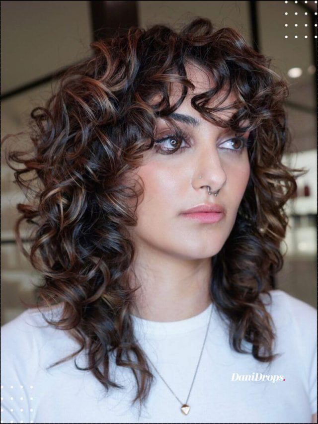 Hair with Curls: European fashion trend