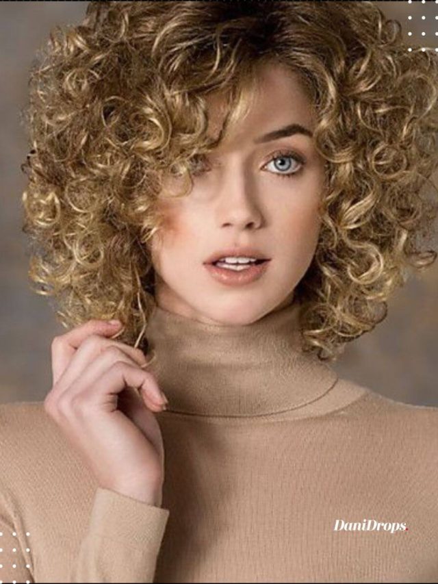 Curly with Bangs : Tendance coiffure chez les Célébrités !
