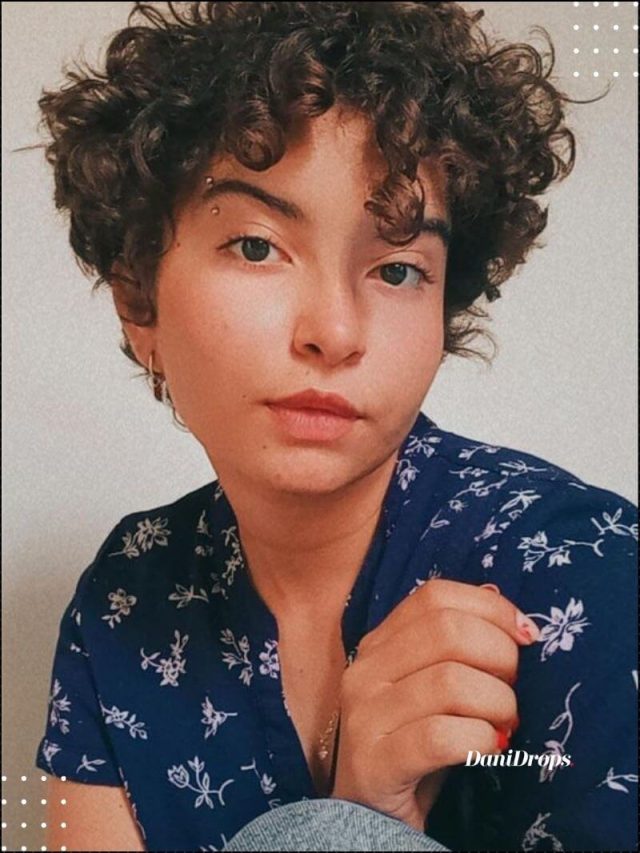 Short Curly Hair 2023 – Why is every woman doing it?