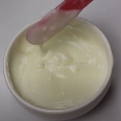 Comment hydrater les cheveux bouclés
