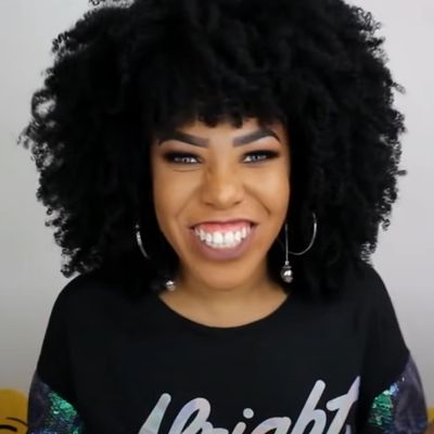 Comment hydrater les cheveux bouclés