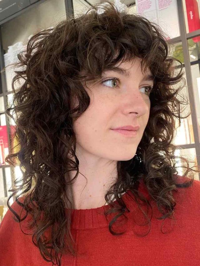 Cabello rizado con corte de lobo: 10 cortes amados por las celebridades
