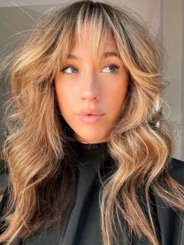 Capelli mossi con frangia 2023: 10 acconciature più ordinate!