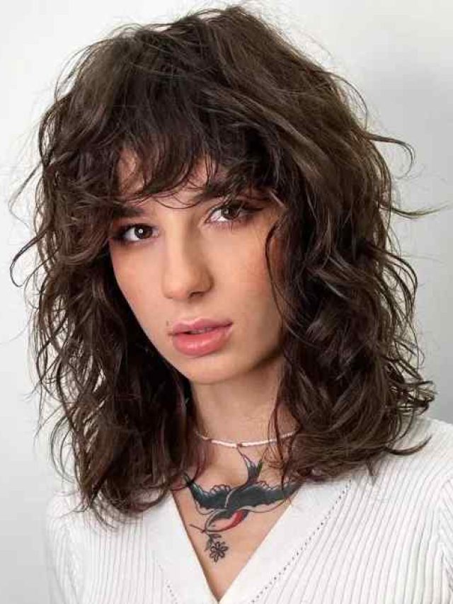 Capelli mossi 2023: 10 acconciature da celebrità!