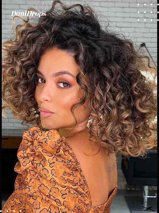 8 tagli medi per cambiare look stanco a 50 anni