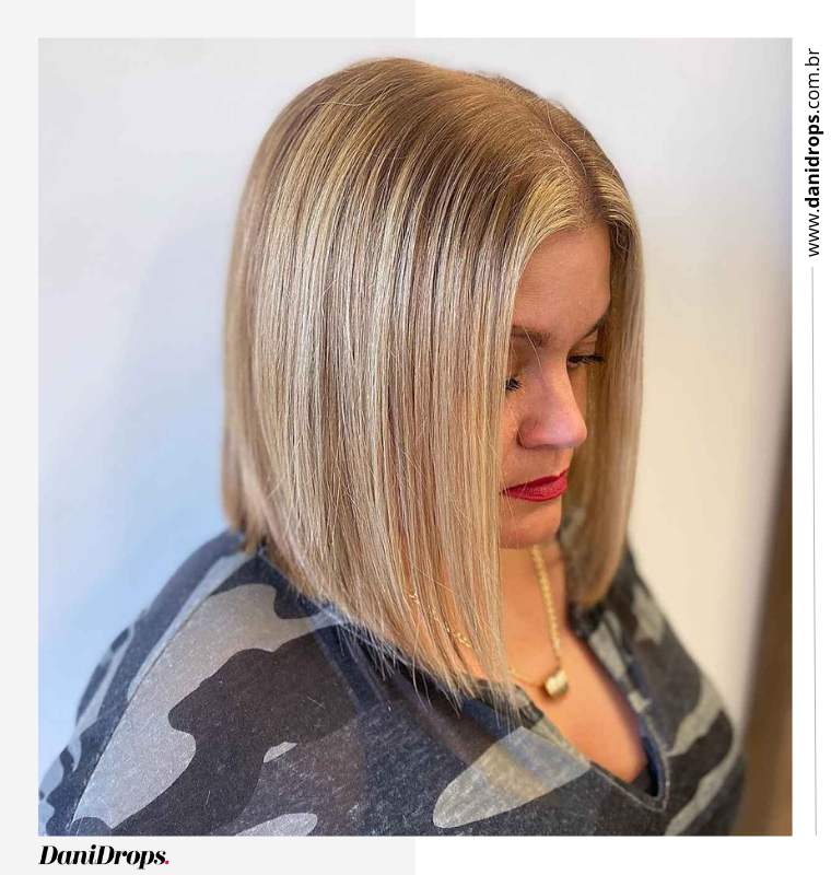 04 Taglio di capelli a caschetto lungo fino alle spalle Taglio di capelli caschetto lungo fino alle spalle
