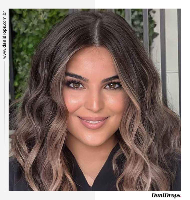 09Capelli lunghi con ombre Capelli lunghi con ombré