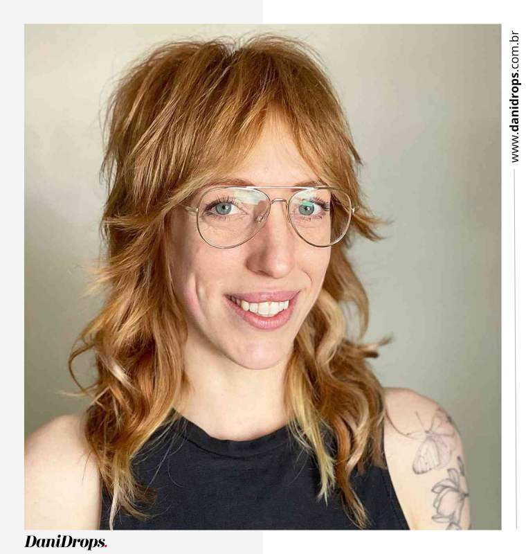 10 Corte de pelo deshilachado y desgreñado con flequillo de cortina 1 Corte de pelo deshilachado y deshilachado con flequillo de cortina.