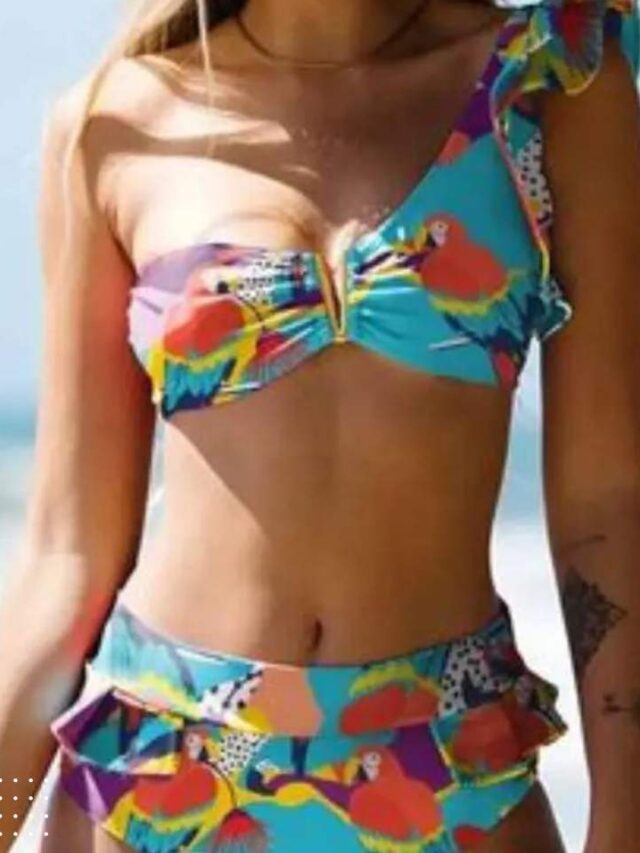 ¡Modelos oscilantes en bikini con pantalones calientes!