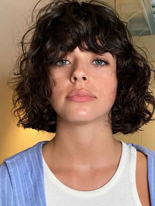 10 acconciature ricci con frangia che le donne brasiliane adorano
