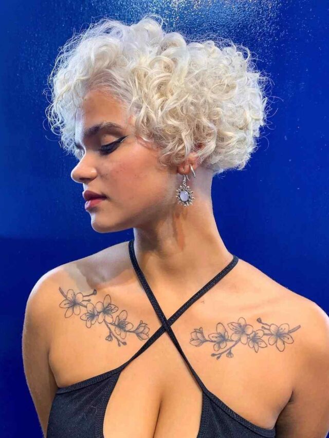 5 tagli di capelli ricci con frangia colorata