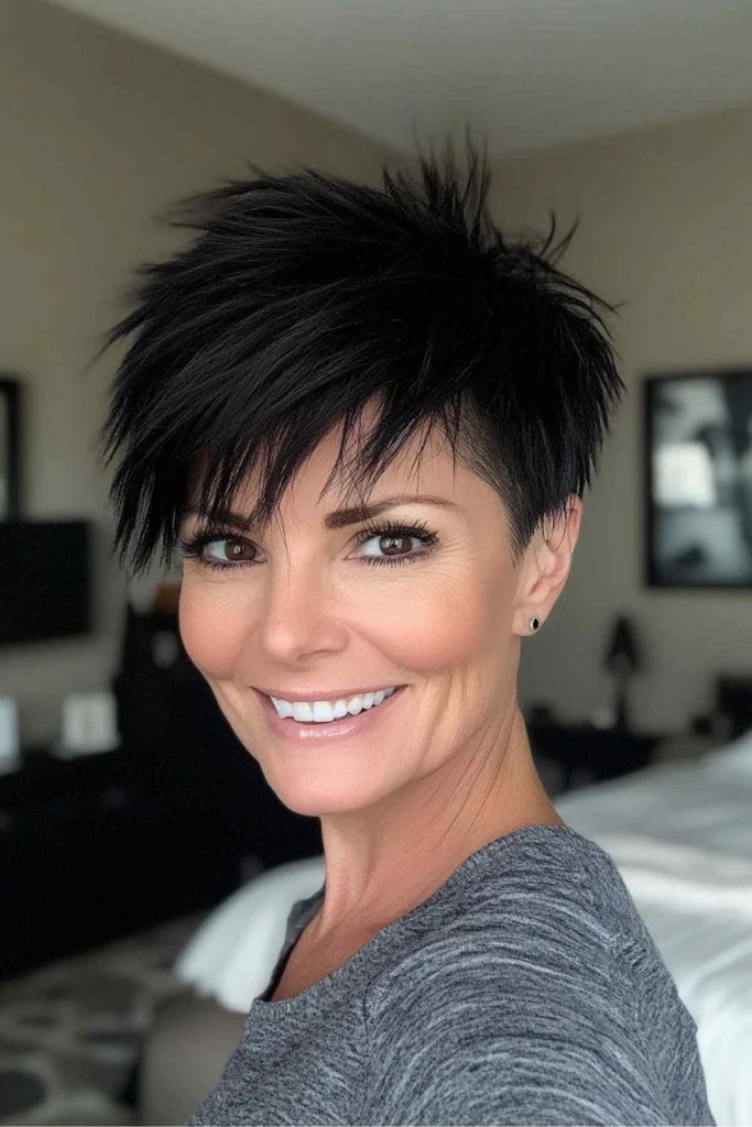 Pixie cut haircut for women over 40 19 Pixie cut haircut for women over 40
