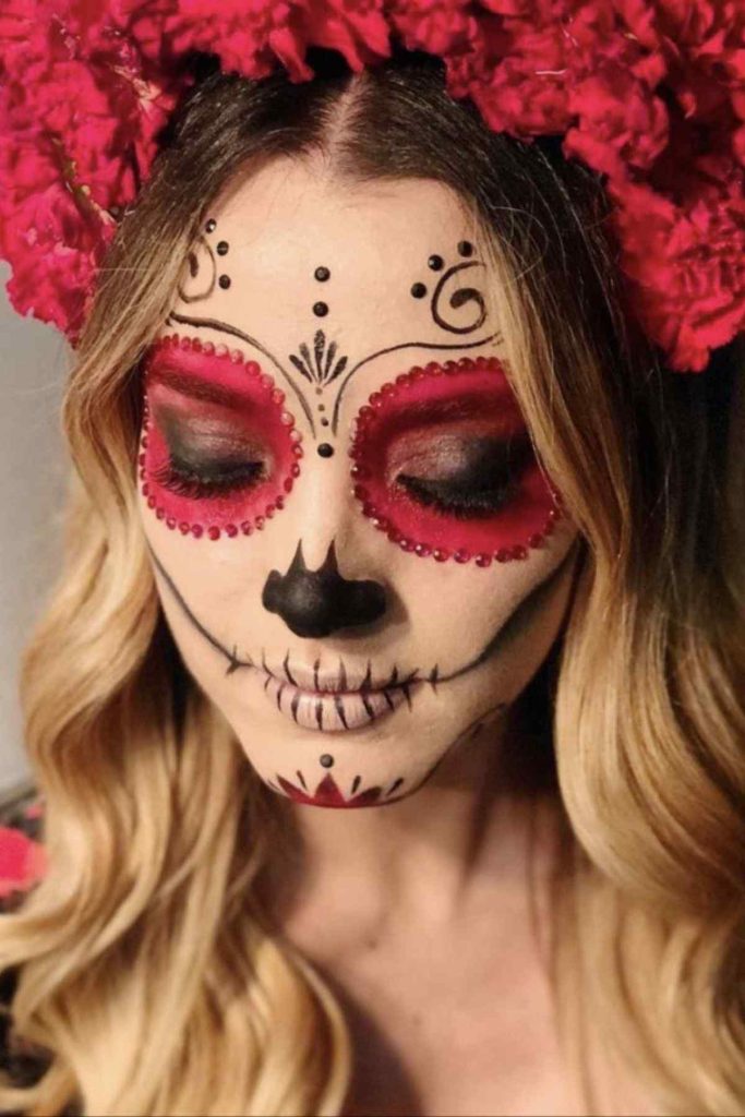 Trucco di Halloween con teschio messicano Trucco di Halloween con teschio messicano