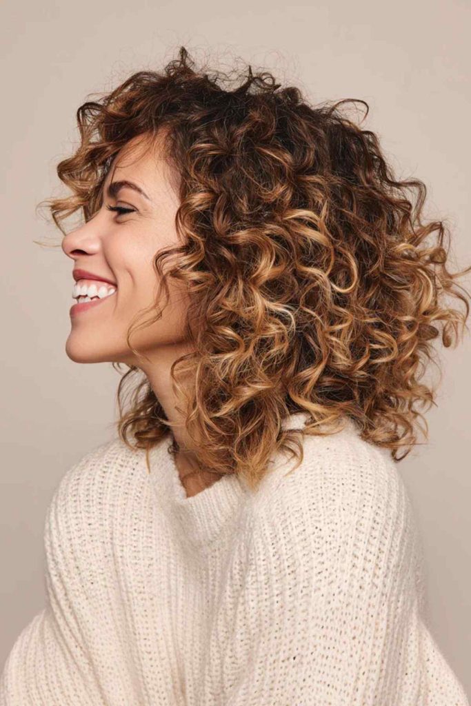 taglio di capelli ricci per donne over 40 10 taglio di capelli ricci per donne over 40 10